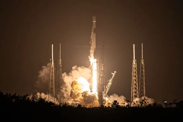 SpaceX 15手猎鹰火箭发射第123批星链卫星：总数已达5490颗