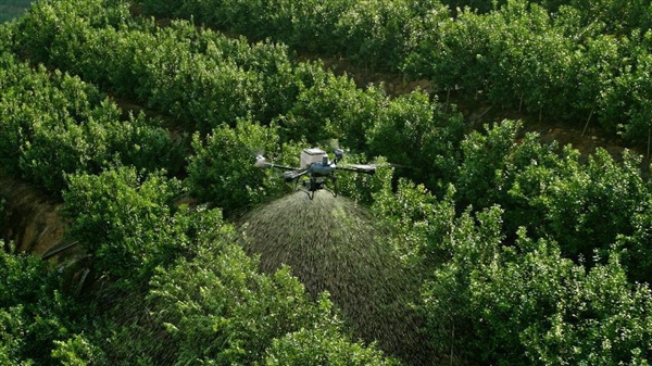 54999元起！大疆发布T60农业无人飞机：载重60公斤 一次一袋肥  第8张