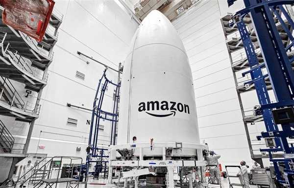 亚马逊购买SpaceX发射服务  第1张