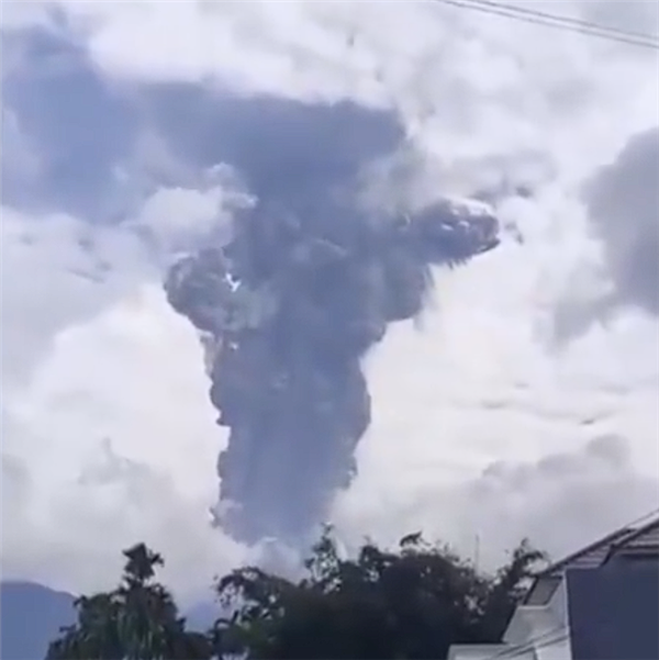 印尼火山喷发致11名登山者死亡：另有12人失联  第3张