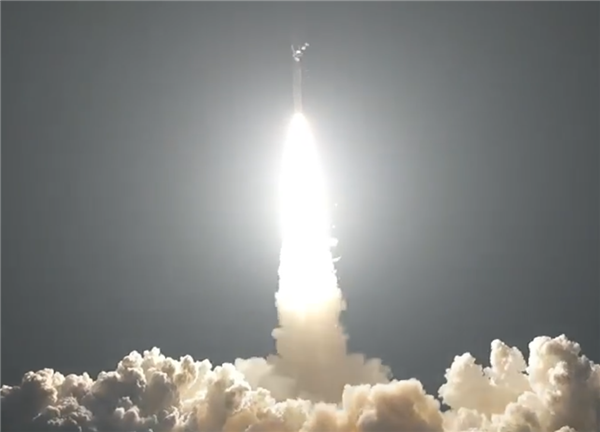 我国成功发射卫星互联网技术试验卫星！首次海上远距离机动发射  第1张