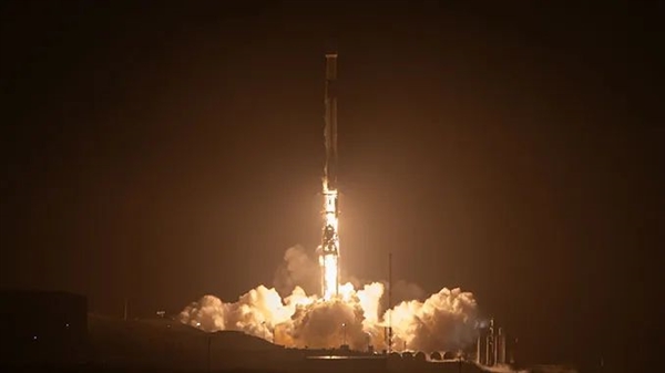 365天 SpaceX火箭发射了100次！
