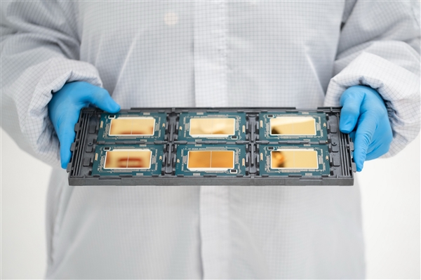 Intel正式发布五代至强：最多64核心/320MB三级缓存、省钱77％  第9张
