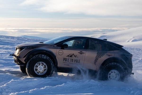 全程驾驶电动汽车！全球首次极地跨越探险 历时9个月圆满成功  第2张