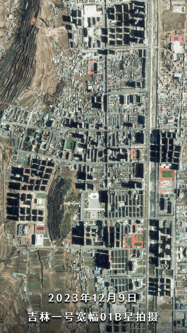 吉林一号卫星直击甘肃6.2级地震：地面塌陷、泥石流冲毁房屋  第2张