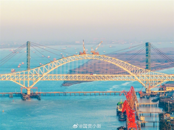世界最大跨度斜拉桥！常泰长江大桥天星洲专用航道桥合龙  第1张