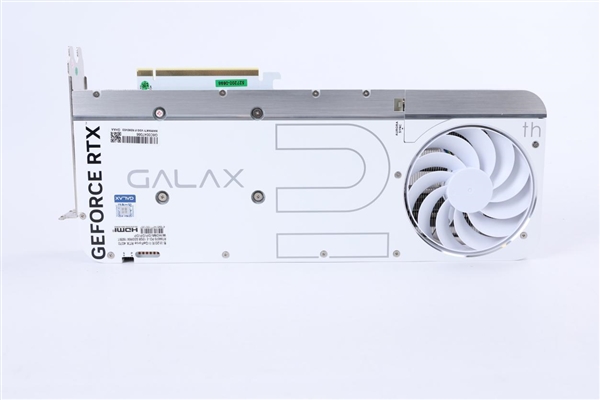 请查收2024年第一份礼物—影驰20周年 GeForce RTX 4070纪念版显卡评测  第7张