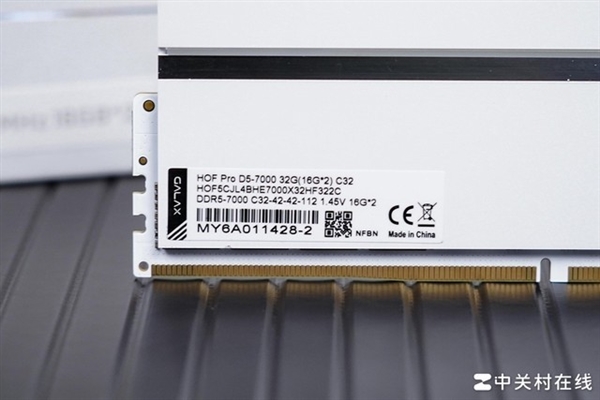 影驰名人堂HOF Pro DDR5-7000内存上手：狂超8266MT/s  第4张