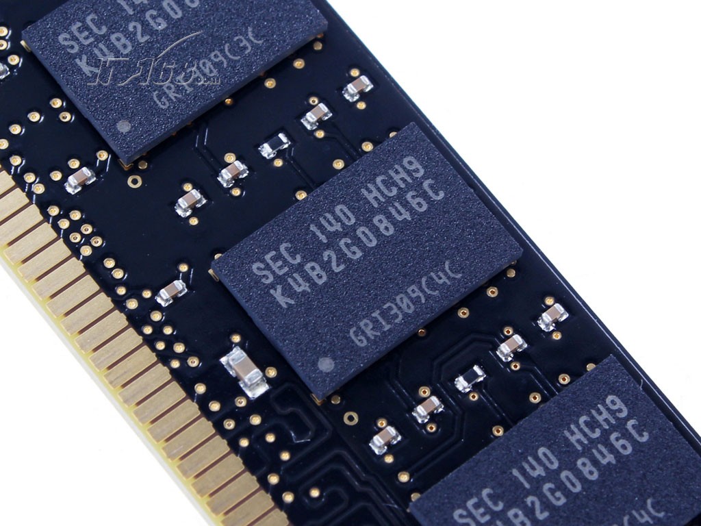 探秘三星2GB DDR2 800MHz内存：速度与稳定性的完美融合  第4张