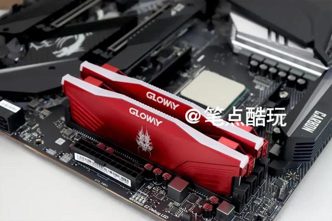 ddr3和ddr2外观 DDR3与DDR2内存：外观设计大揭秘！颜值对决，科技VS活力  第2张