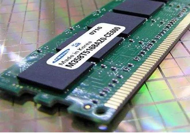 ddr4 kst DDR4内存：高频率低电压，KST技术助力数据稳定传输
