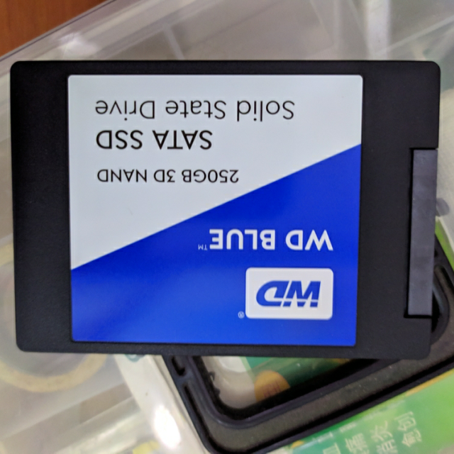 eMMC内嵌式硬盘VS传统机械硬盘：轻薄快捷还是稳定可靠？