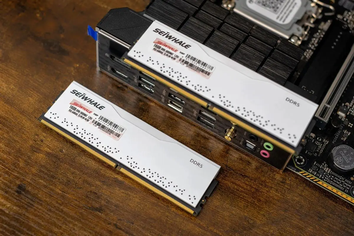 DDR3 内存在主板上的具体表现形式及其对计算机性能的影响机制探讨  第8张