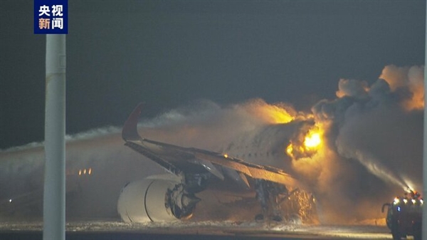 日本客机相撞事故通话记录公布：小飞机未经允许进入跑道  第1张