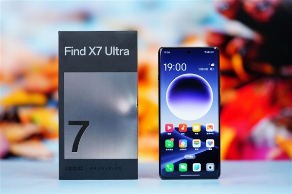 首款骁龙8 Gen3双潜望手机！OPPO Find X7 Ultra图赏