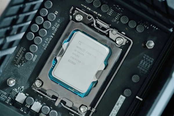 10核心16线程 Intel酷睿i5-14400处理器图赏  第11张