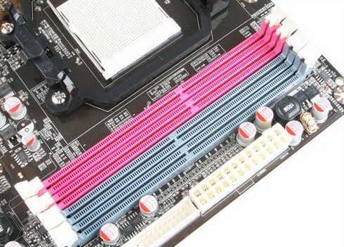 深入探讨 DDR2 内存升级：让旧款设备重获新生的方法  第1张