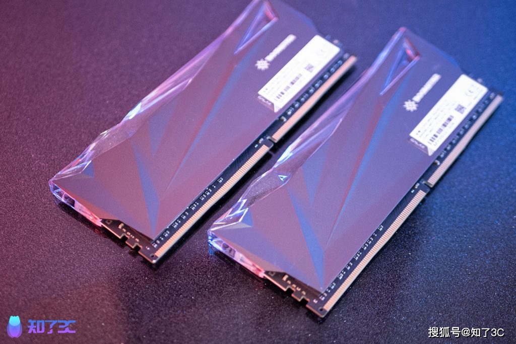 ddr3和ddr4知识 DDR3 与 DDR4 的外观差异：从金手指到厚度的全面解析