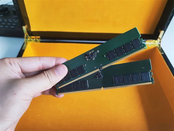 DDR3内存条揭秘：高频特性与数据传输速率究竟有何不同？  第4张