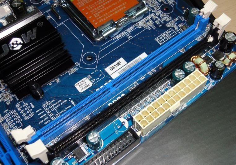 p45支持ddr3吗 P45芯片组：究竟支持DDR3内存吗？揭秘技术背后的真相  第1张