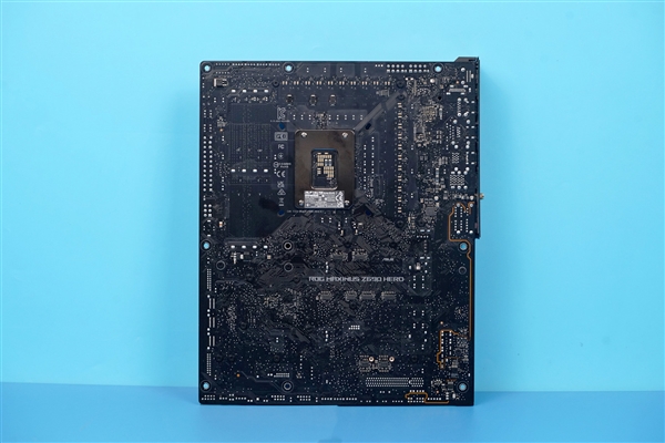 Z690 钛雕 DDR5 主板：电竞梦想的承载者，性能与外观的完美结合  第7张