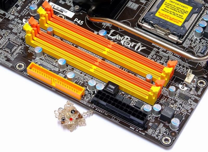 技嘉 P45 主板与 DDR2 内存的传奇历程，电子革命的背后秘密  第1张