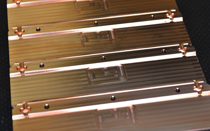 英睿达 DDR5 内存条缺乏散热片设计，散热效果与外观皆不尽人意  第7张