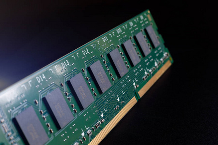 DDR3内存条的诞生背景回首当时速度与低能耗