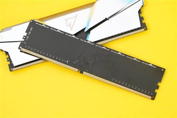 DDR4 内存与 DDR5 显存：老兵不死，新生代崛起  第5张