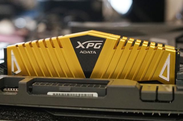 吃鸡游戏内存配置攻略：DDR3 与 DDR4 的特性与选择  第2张