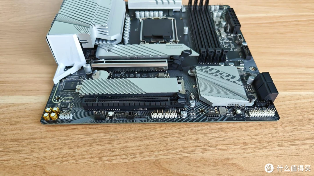DDR2与DDR3内存：性能对比及插槽区别揭秘  第4张