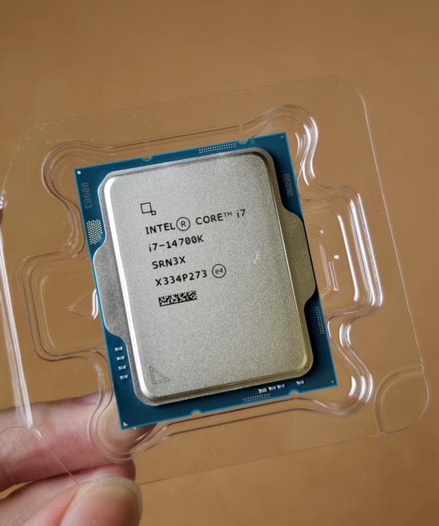 七彩虹 GT7304G 显卡：普通电脑爱好者的温暖同伴，性价比之选  第2张