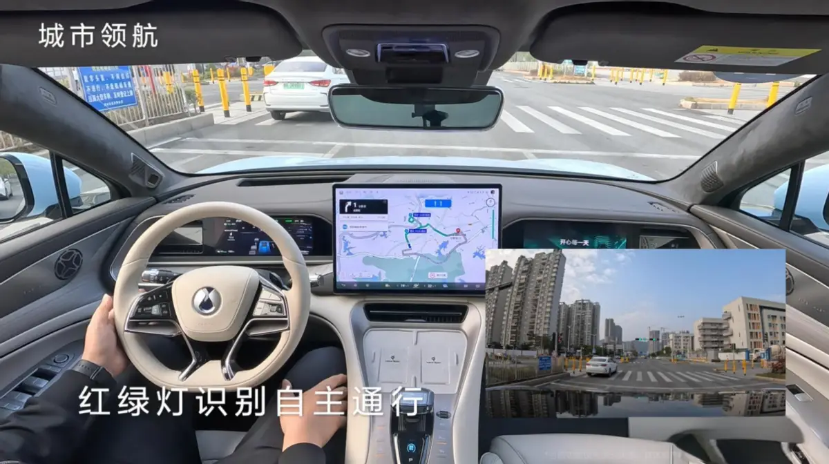 汽车触摸屏科技：从传统到智能的变革，带来全新驾驶体验  第5张