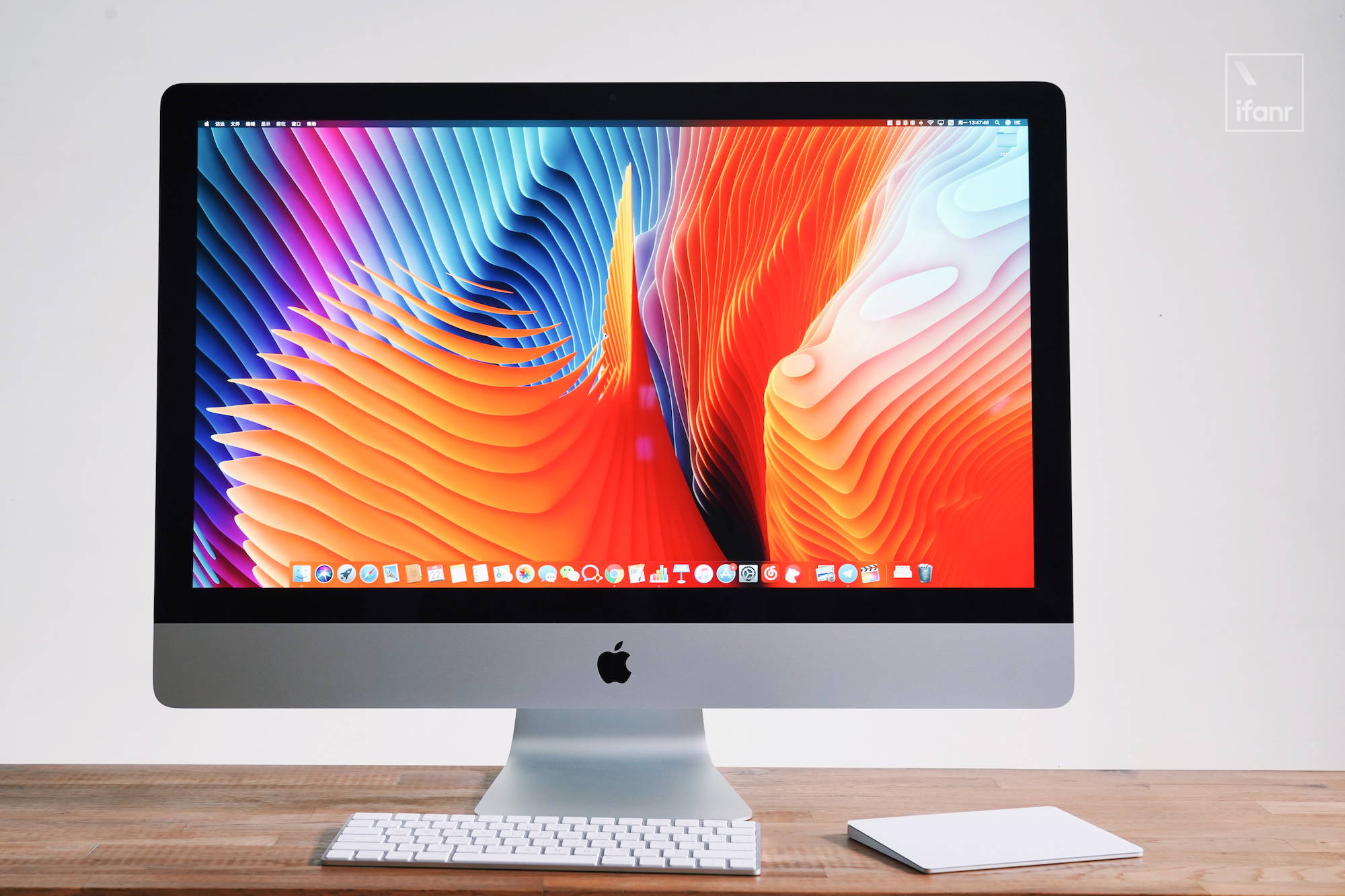 苹果 iMac：美学与实力的完美结合，外接音箱提升使用体验  第3张