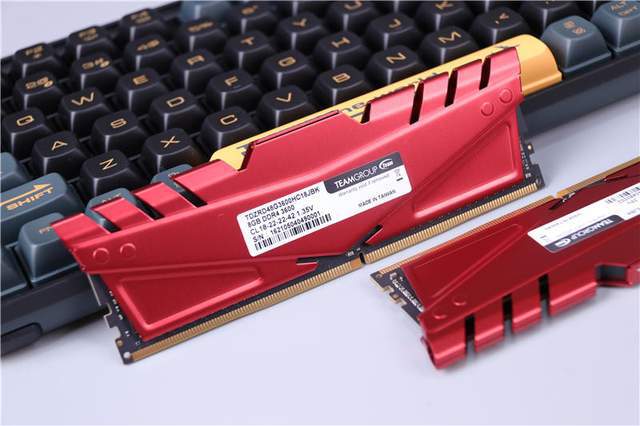 ddr3 内存ddr4主板 DDR3 与 DDR4：硬件兼容性的江湖纷争，一场没有硝烟的战争  第10张