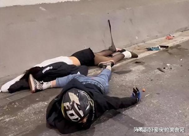 19岁网红骑手车祸离世，禁摩话题再引热议，青春与速度的悲剧警示  第2张