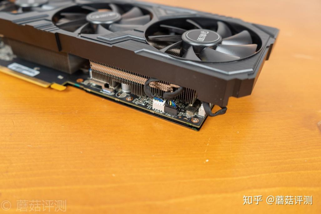 GT710显卡购机攻略：如何挑选理想显示器？  第4张