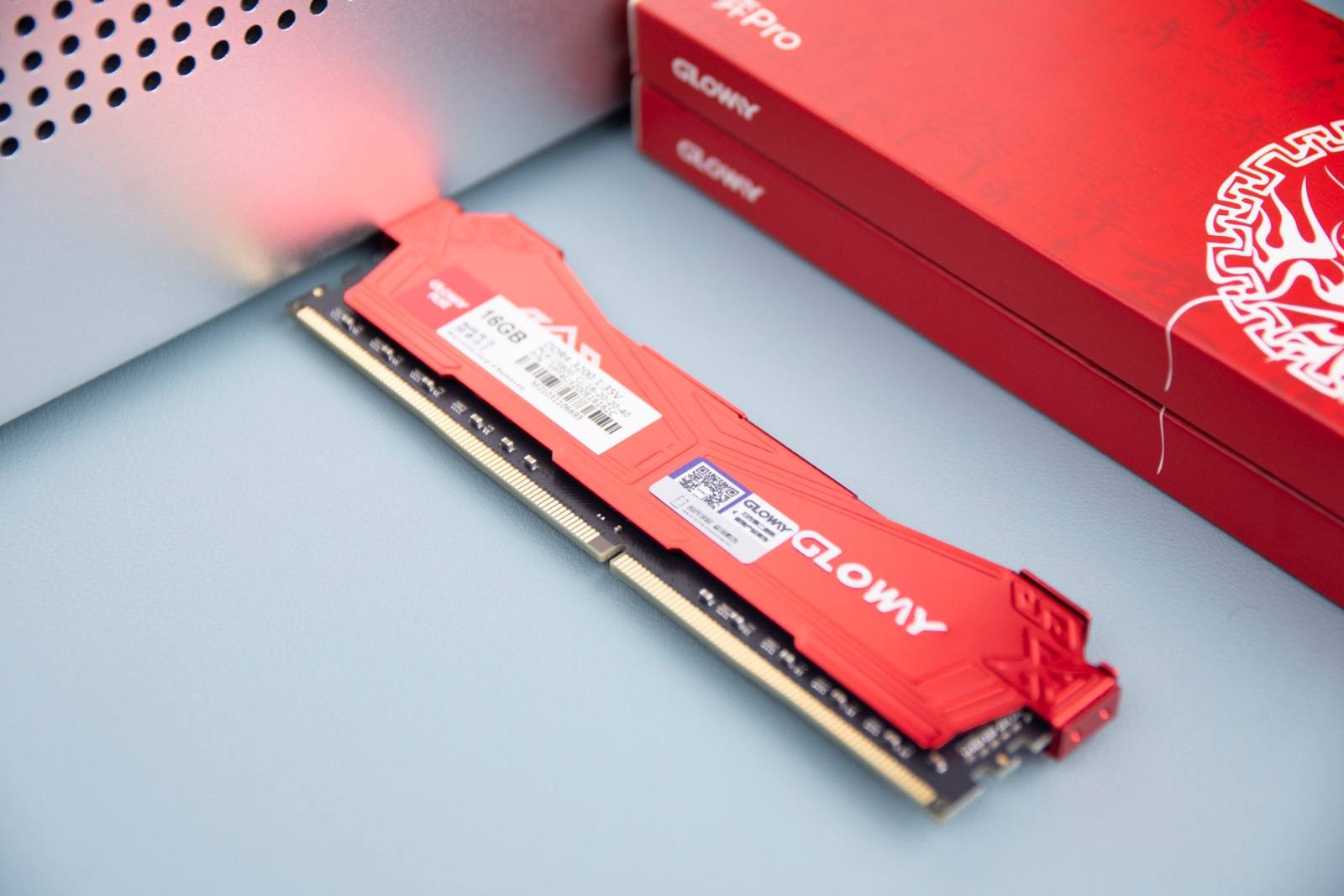 南亚易胜8GB DDR3 1600内存：性能巅峰，速度飞快