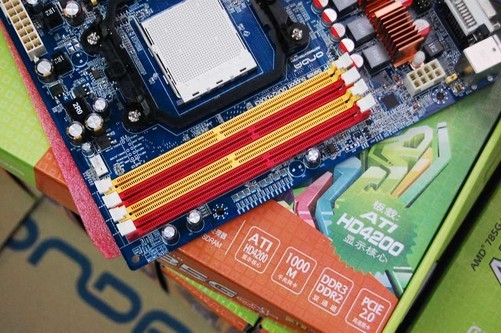 DDR2 与 DDR3：内存的时代更迭与双主板的兼容挑战  第8张