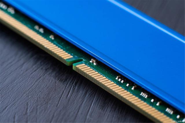 ddr2可以兼容ddr1 DDR2 与 DDR1 的性能之争：DDR2 真的能淘汰 吗？  第4张