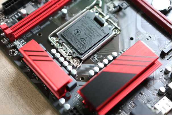 CPU选型重要性！AMD K5 vs 英特尔4004，哪个更适合你？  第5张
