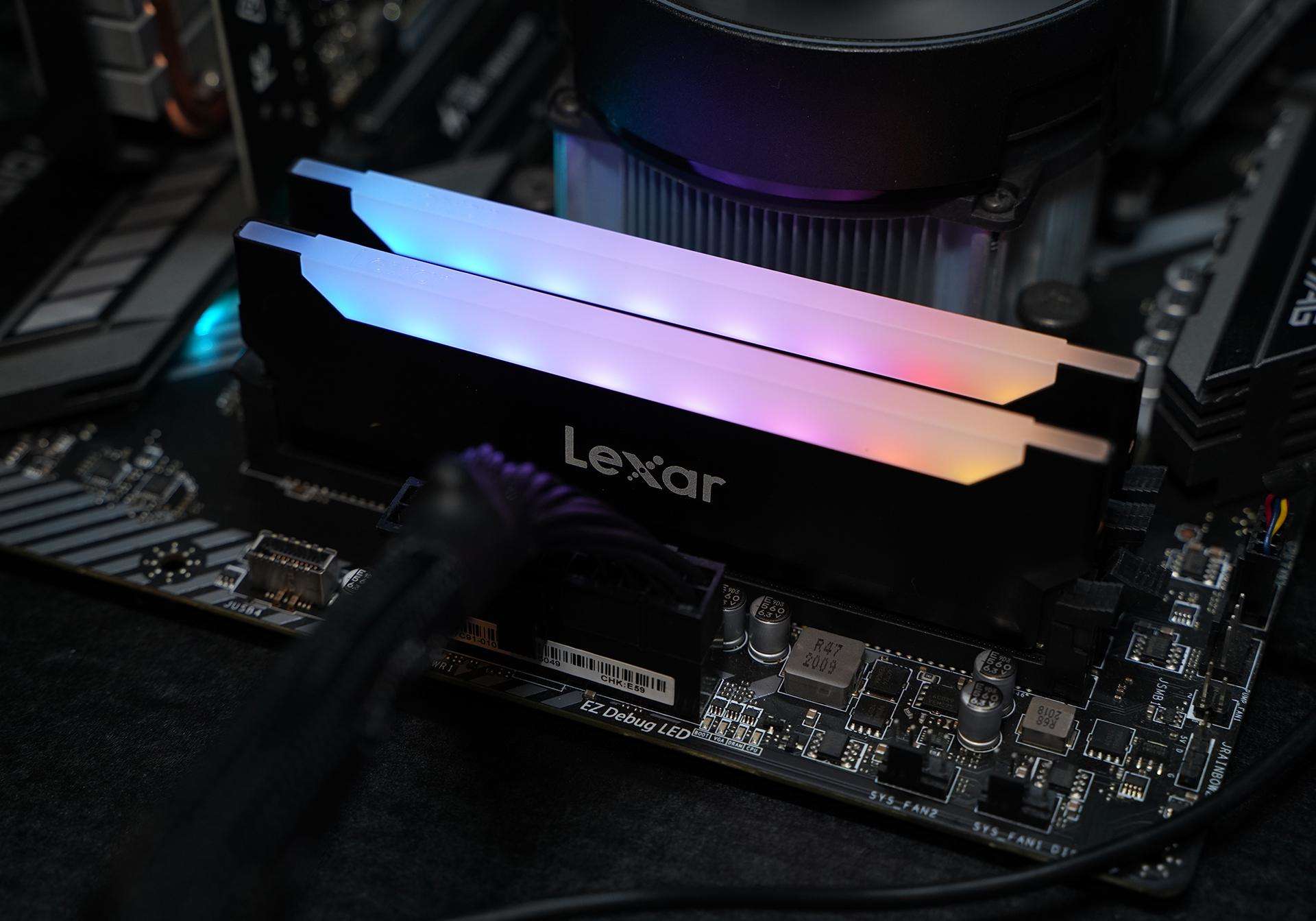 雷克沙「冥王之刃」DDR4 内存：速度与力量的巅峰，设计之美的典范