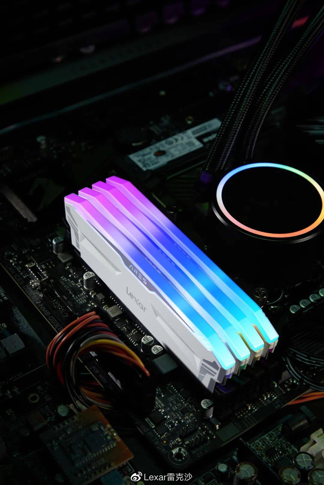 雷克沙「冥王之刃」DDR4 内存：速度与力量的巅峰，设计之美的典范  第10张