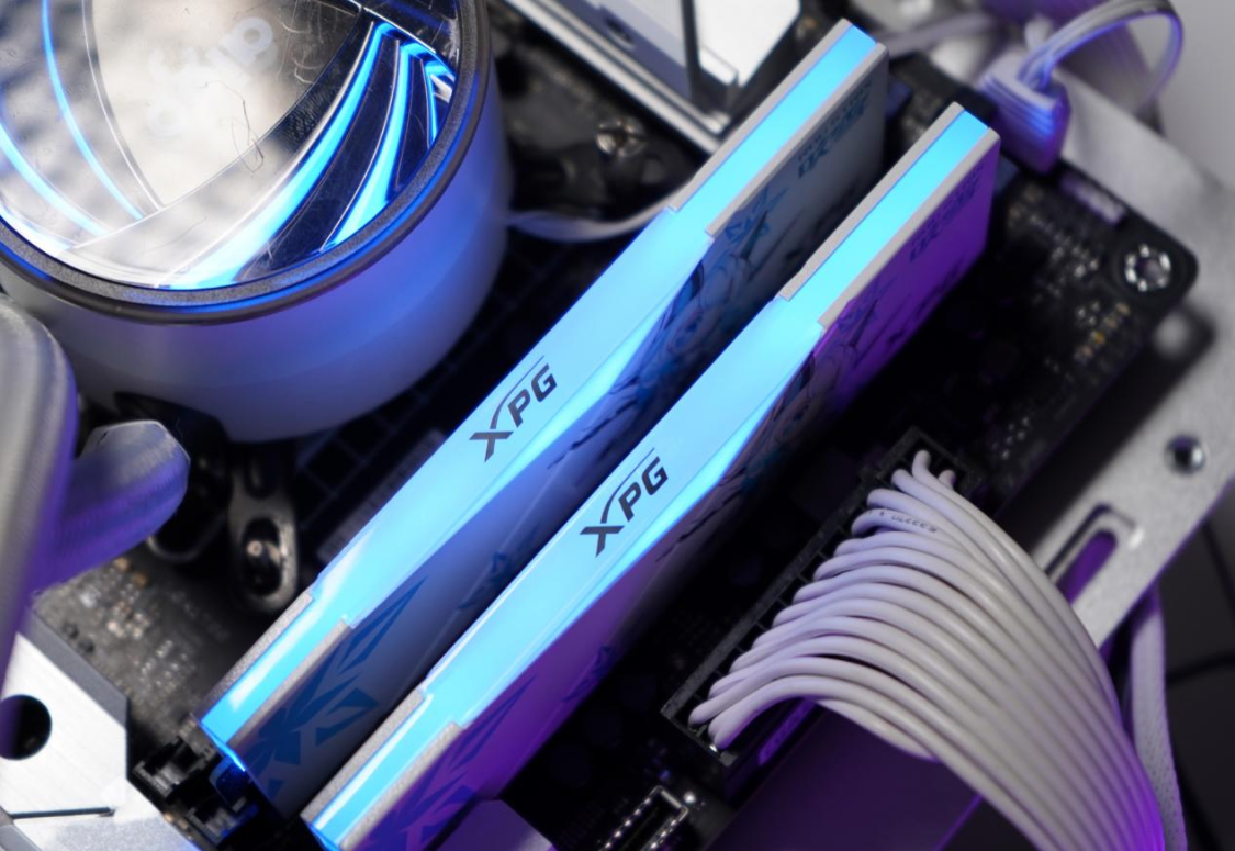 威刚龙耀 DDR5：外观独特时尚，散热效能出色，性能表现如何？  第2张