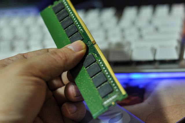 金士顿 DDR4000：频率高助力电脑性能提升，外观设计独具匠心