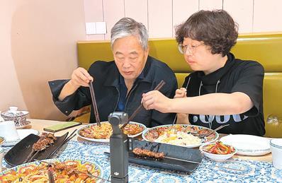 探店达人：带你领略胡同里 30 多年小馆子的美食魅力  第1张