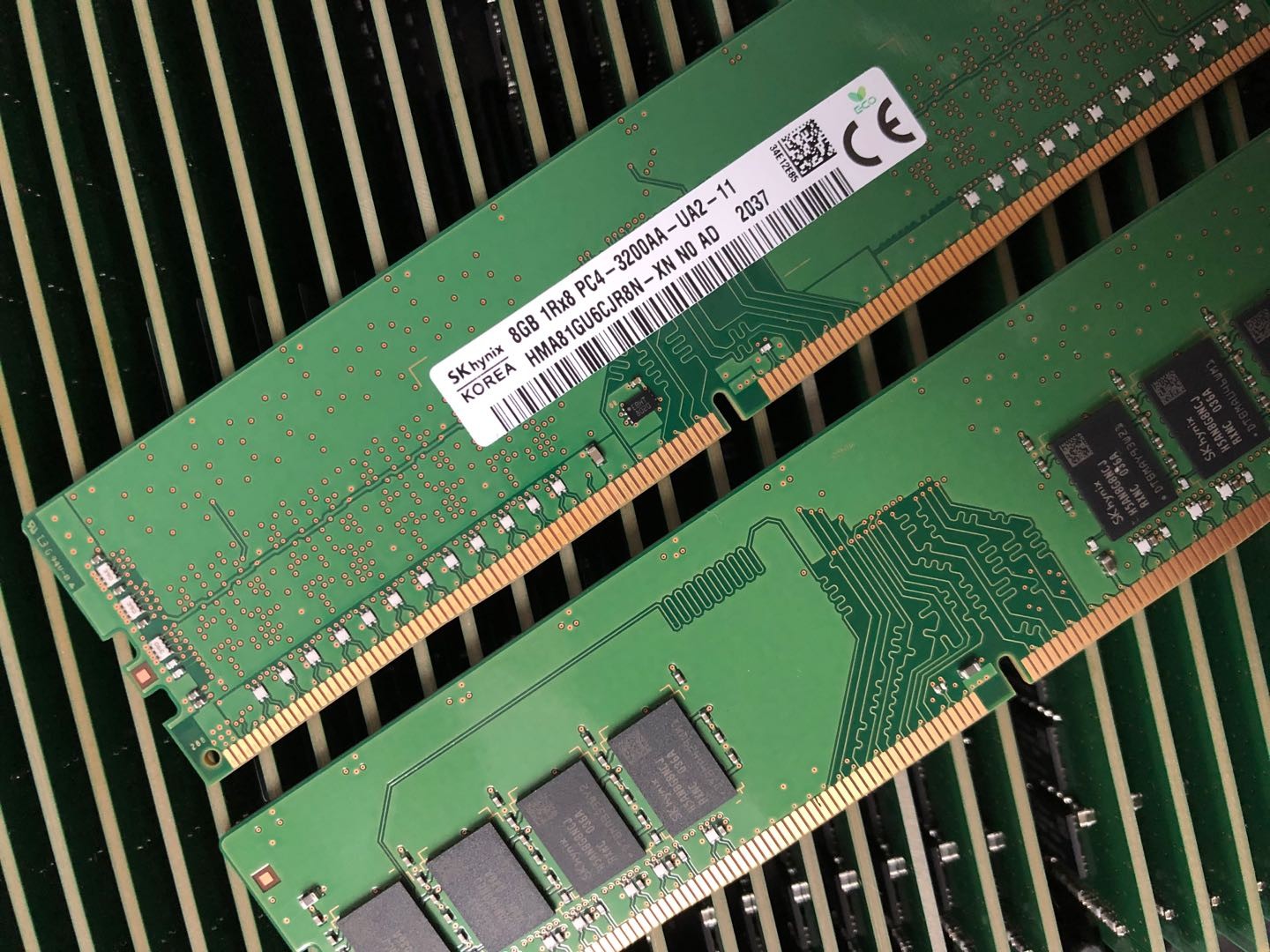 DDR4 内存颗粒：电脑速度的关键，如何挑选优质的内存颗粒？  第2张