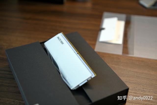 DDR3 与 DDR4 外观相似，如何区分？接口、缺口位置、孔数等细节大揭秘  第7张