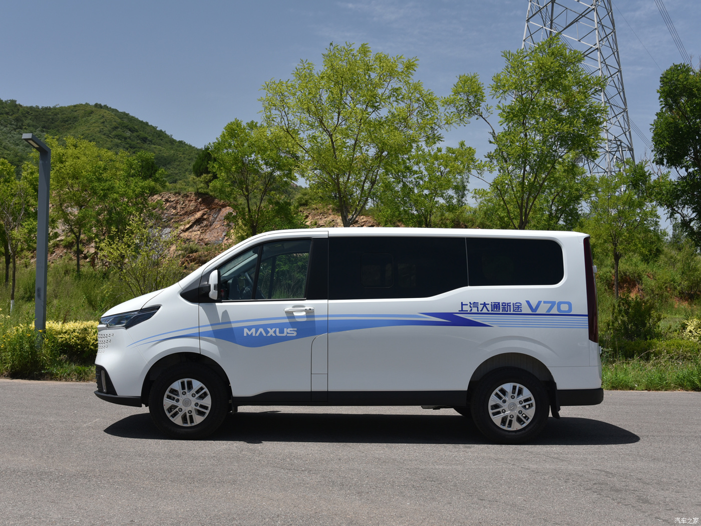 小型普通客车推荐：上汽大通 MAXUS 新途 EV70，满足你对舒适、智能、高效的多元需求  第10张