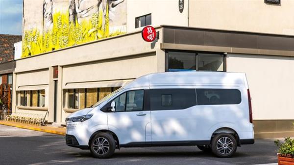 小型普通客车推荐：上汽大通 MAXUS 新途 EV70，满足你对舒适、智能、高效的多元需求  第7张